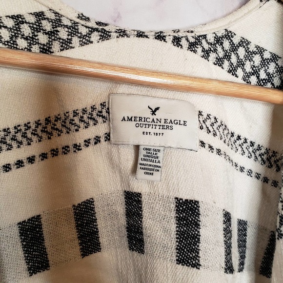 AMERICAN EAGLE Knitted Boho Fringe Hem Poncho Boho Sweater OS - Picture 5 of 8